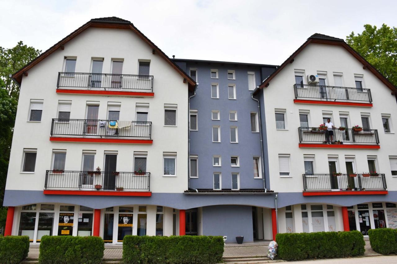 Pilikan Apartments 伦蒂 外观 照片
